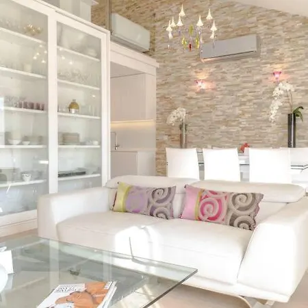 Apartamento Aurore Duplex - New Lisboa