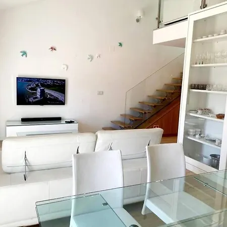 Aurore Duplex - New Апартаменти Лісабон